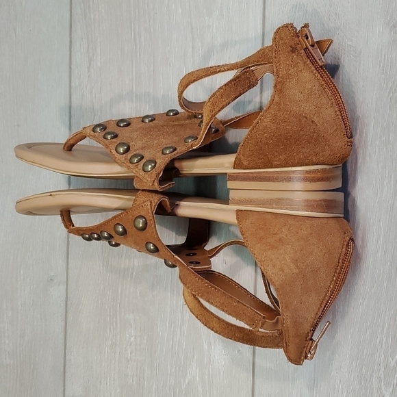 Torrid Women Studded T strap Ankle Strap  Sandals Flats shoes sz 6W Wide - Picture 7 of 10